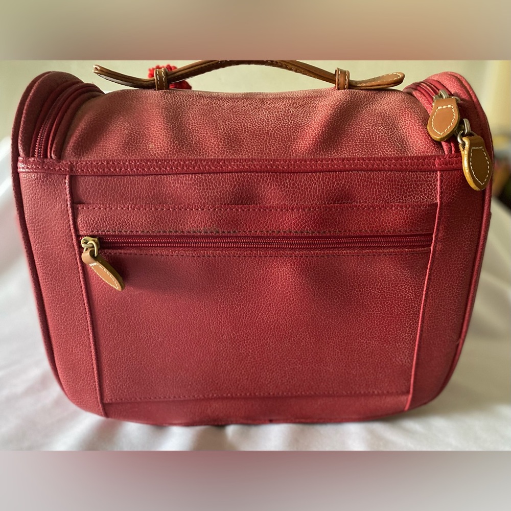 Jump for Boyt Solera Red Large Pebbled Beauty Toiletries Case Travel - Picture 6 of 13